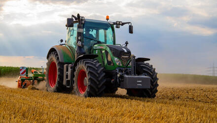 Tractor op het veld